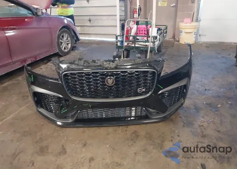 2021 Jaguar F-Pace Svr P550 Awd Automatic z USA, uszkodzony, nr VIN SADCZ2EEXMA682344